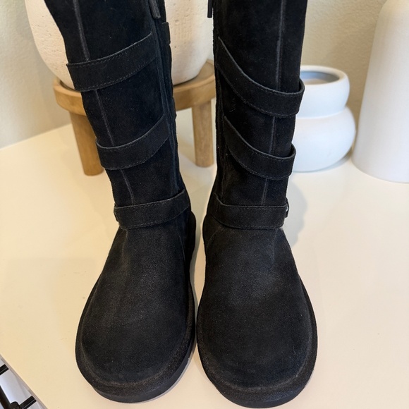 UGG MADDI BOOTS 3 - Picture 2 of 5